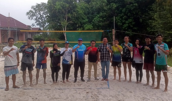 Tim Voli Pantai Kaltim berpeluang besar menyusul rekan-rekan mereka di nomor voli Indoor yang telah memastikan diri lolos ke Pekan Olahraga Nasional (PON) ke-21 di Aceh dan Sumatera Utara (Sumut) tahun 2024 mendatang