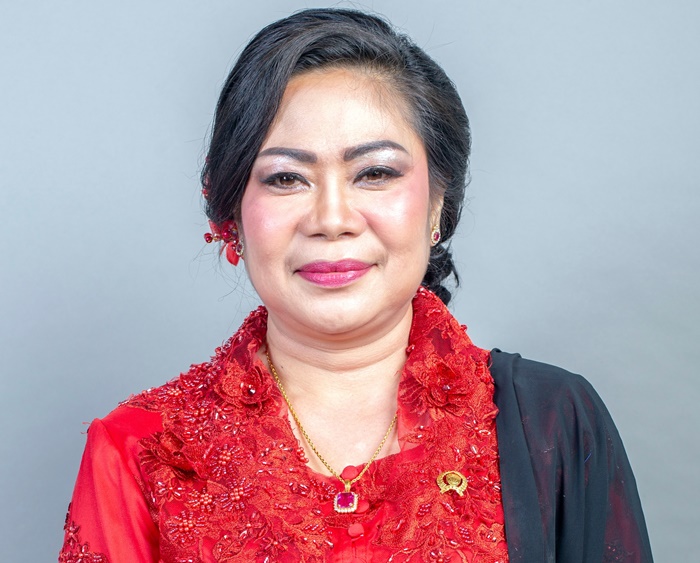 Veridiana Huraq Wang